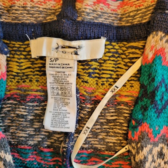 Forever 21 Poncho Cape Colorful Aztec Toggle Front Women Small Oversized - Picture 11 of 11